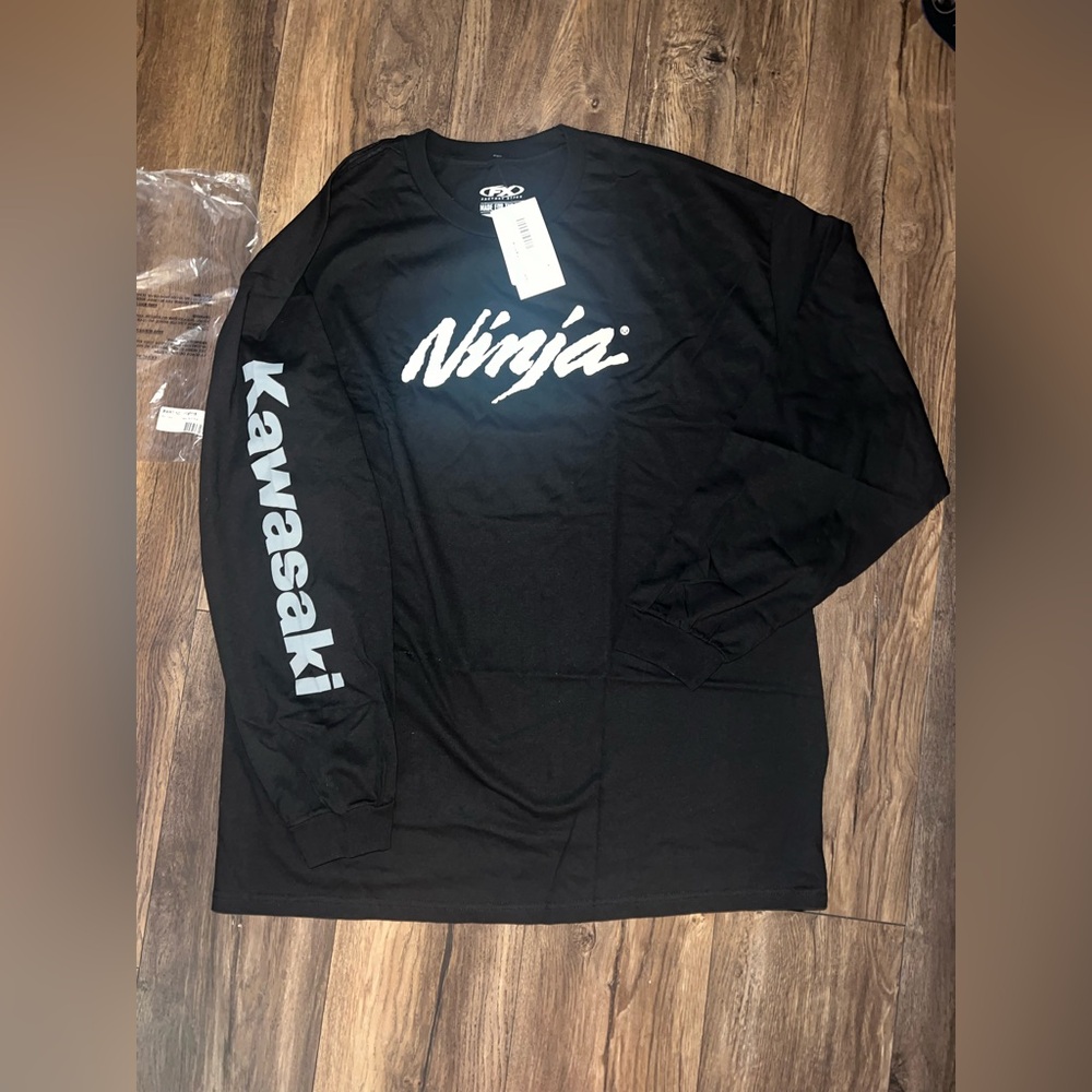 NWT Men’s Size 2XL Kawasaki Ninja Logo Long Sleeve Tee.
